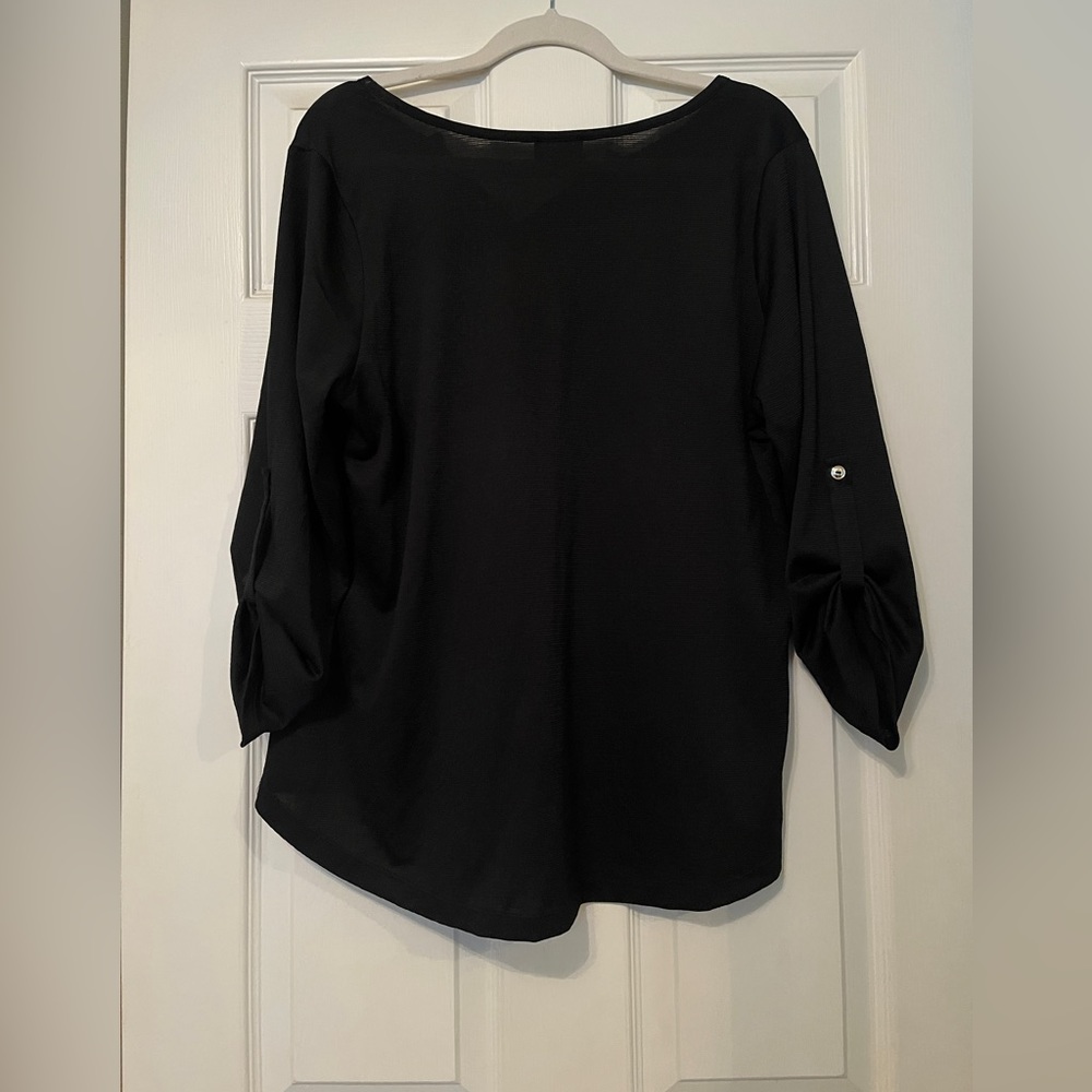 Collared Long sleeve - Picture 2 of 2